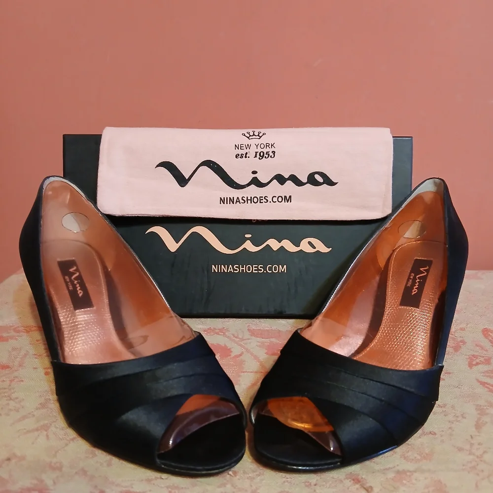 ✨️Nina 'Criana' vintage black satin pump - 39/9m - Picture 1 of 5